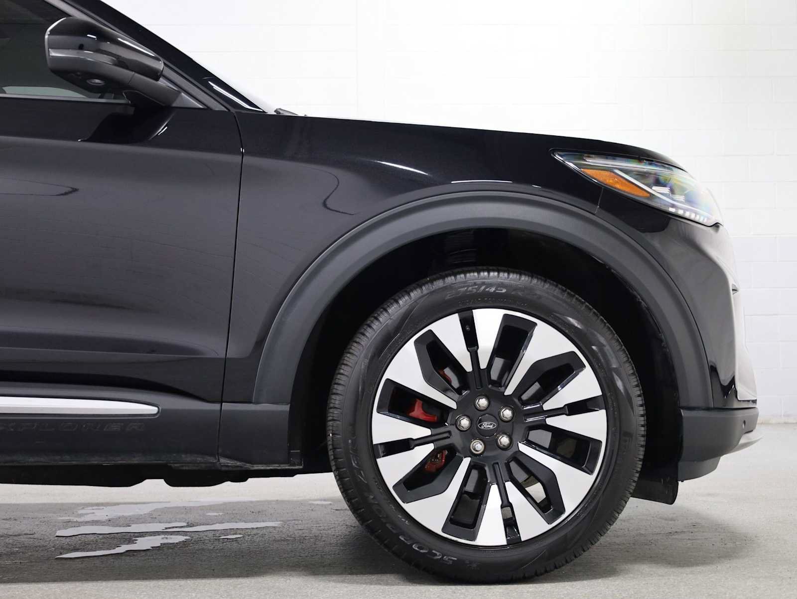 Used 2025 Ford Explorer Platinum w/ LUX Leather Package AWD/4WD image 11