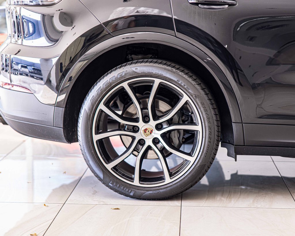 Used 2022 Porsche Cayenne S Platinum image 11