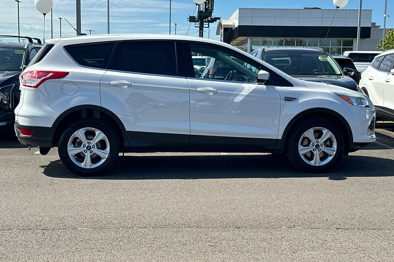 Used 2016 Ford Escape SE image 3