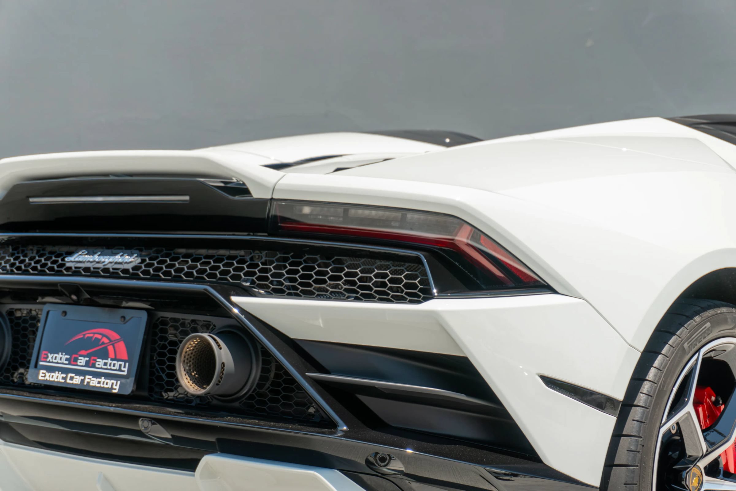Used 2023 Lamborghini Huracan EVO RWD image 48