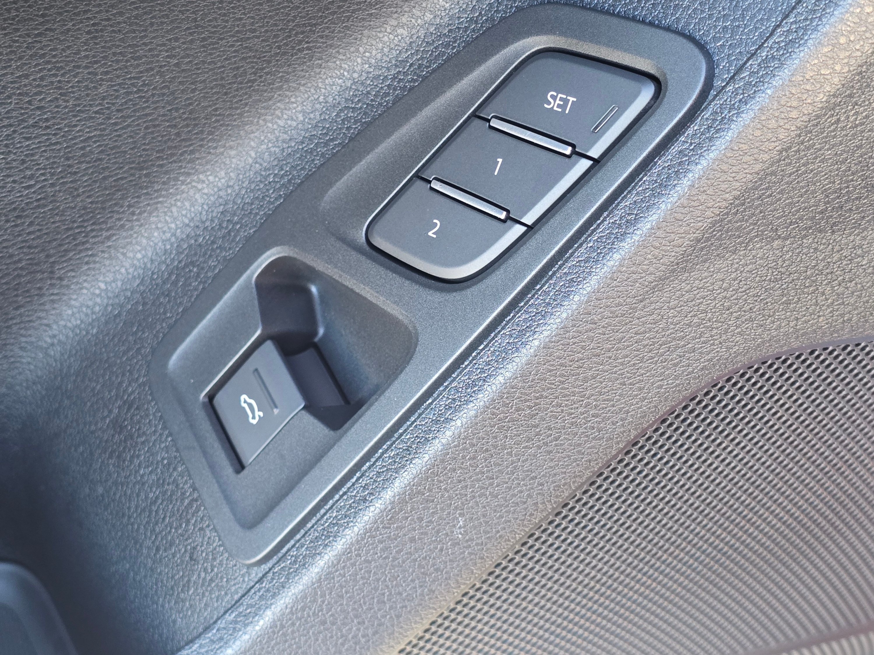 Certified 2025 Audi Q3 2.0T Premium AWD/4WD image 35