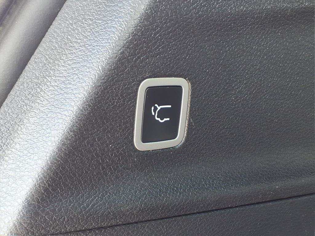 Used 2025 Chrysler Pacifica Select FWD image 28