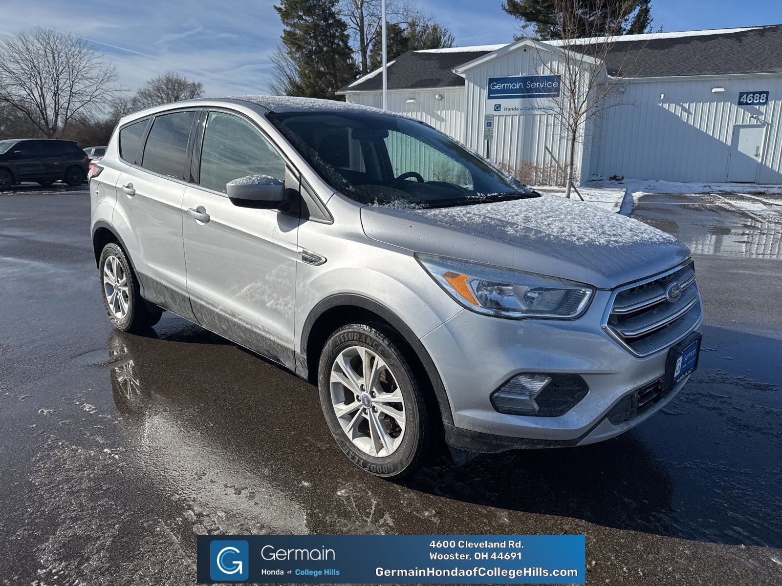 Used 2017 Ford Escape SE image 3