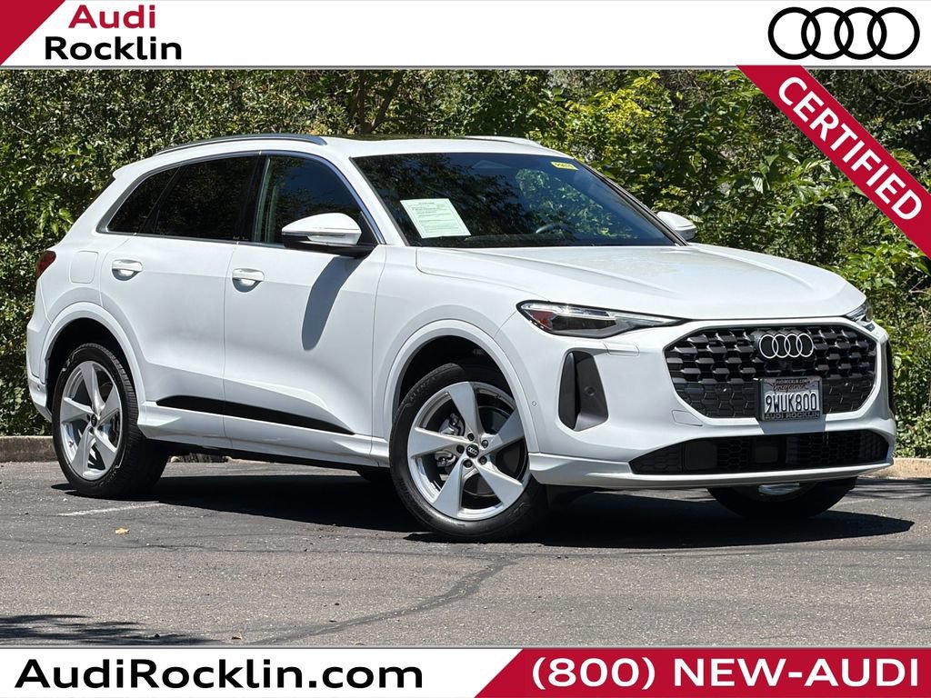 Used 2025 Audi Q5 Premium Plus w/ Premium Plus AWD/4WD image 1