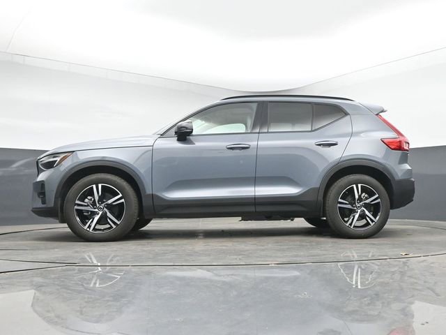 Used 2023 Volvo XC40 B5 Plus w/ Protection Package Premier AWD/4WD image 14
