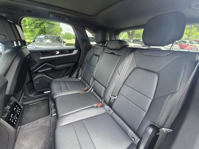 Used 2025 Porsche Cayenne image 16