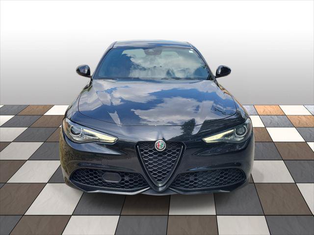 Used 2023 Alfa Romeo Giulia Veloce RWD image 2