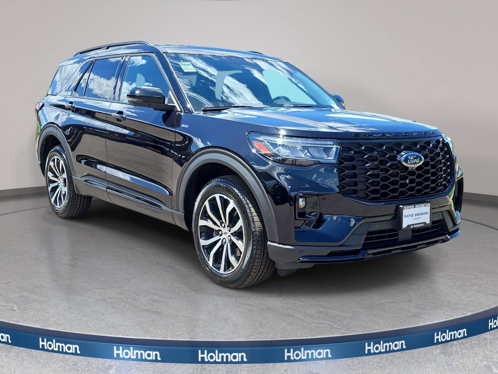 Used 2025 Ford Explorer ST-Line AWD/4WD image 4