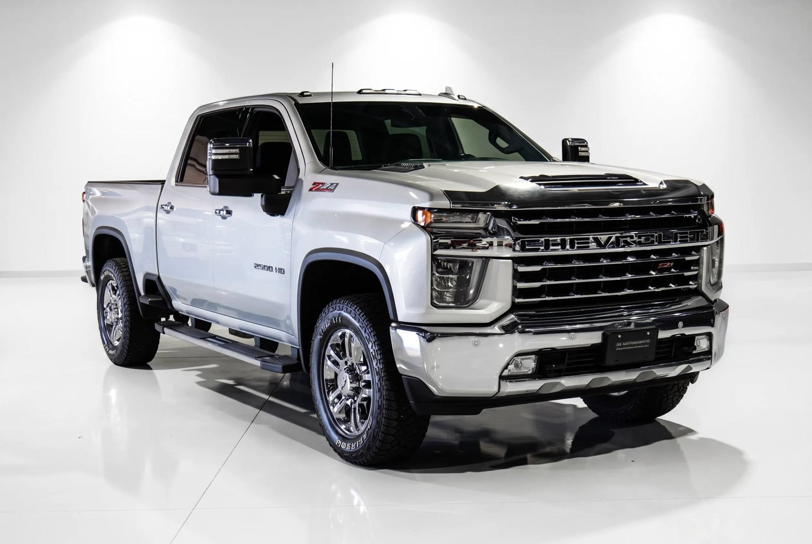 Used 2020 Chevrolet Silverado 2500 LTZ w/ LTZ Plus Package AWD/4WD image 1