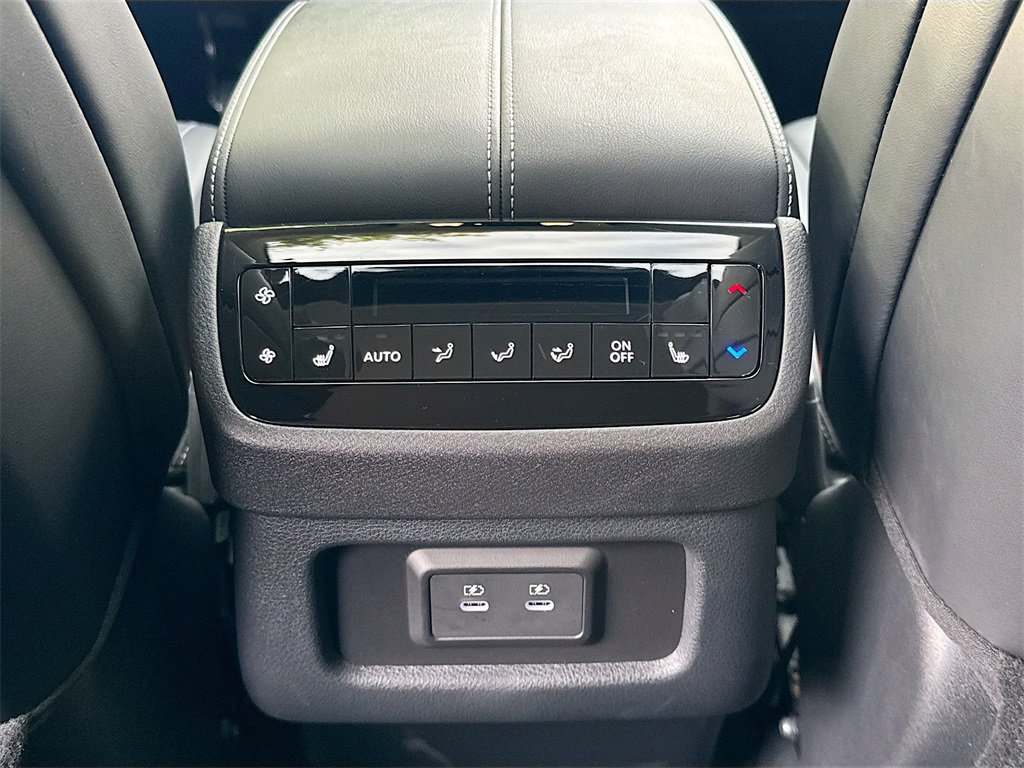 Used 2026 INFINITI QX60 Luxe w/ Cargo Package image 28