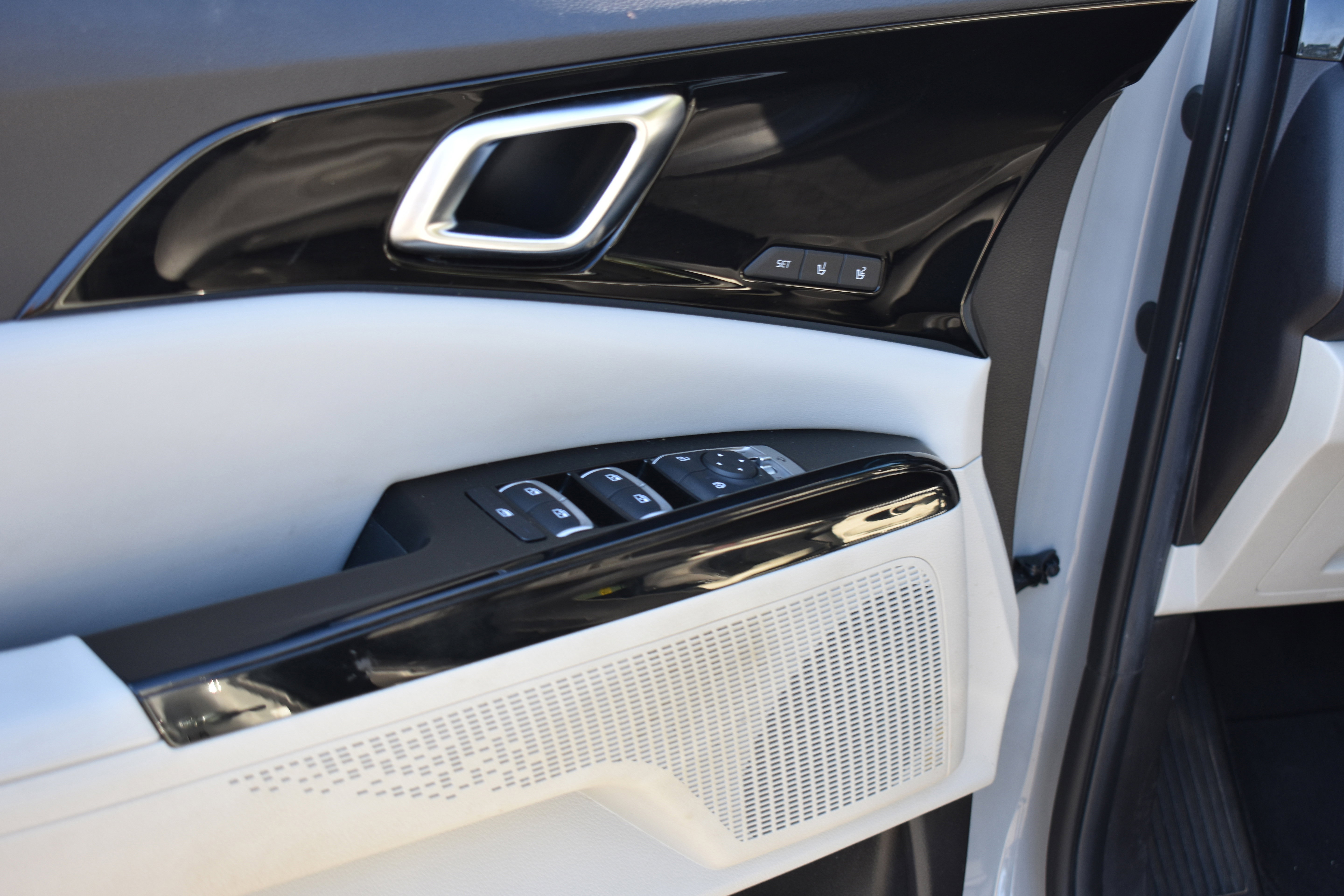 Used 2022 Kia Carnival SX image 26