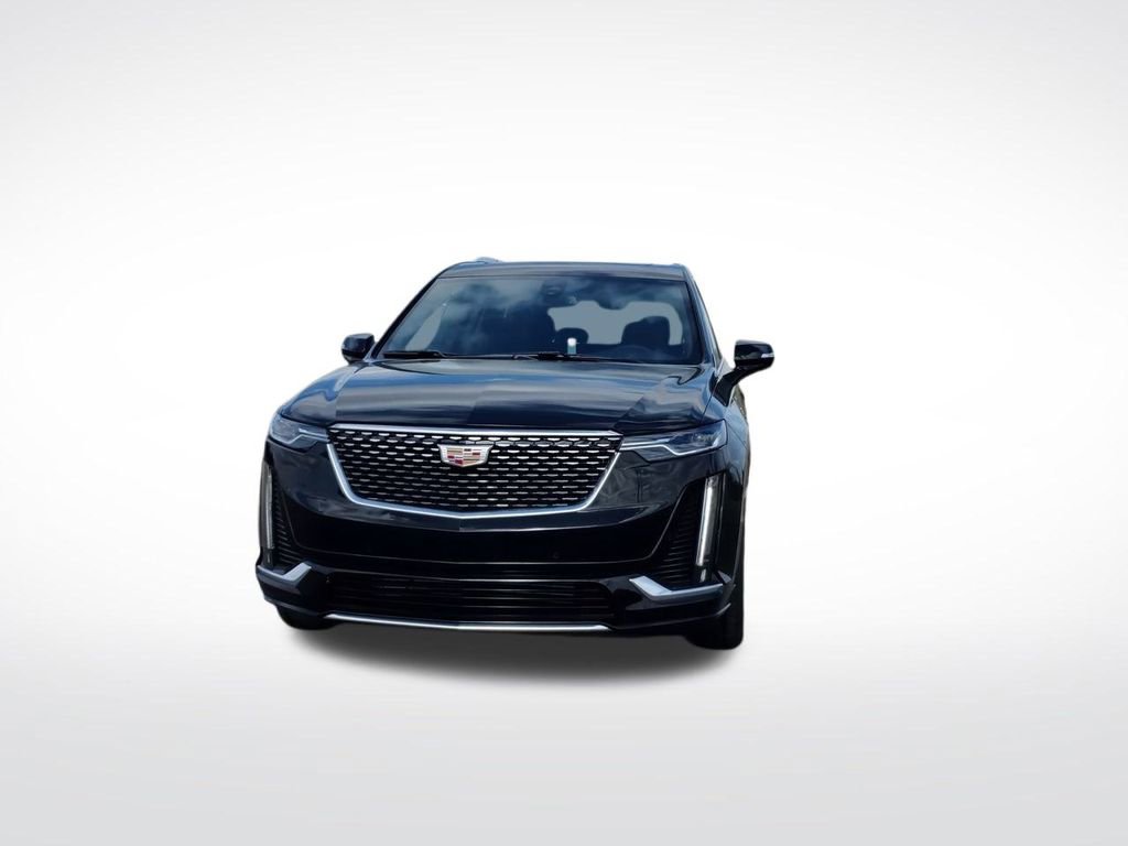 New 2025 Cadillac XT6 Luxury image 3