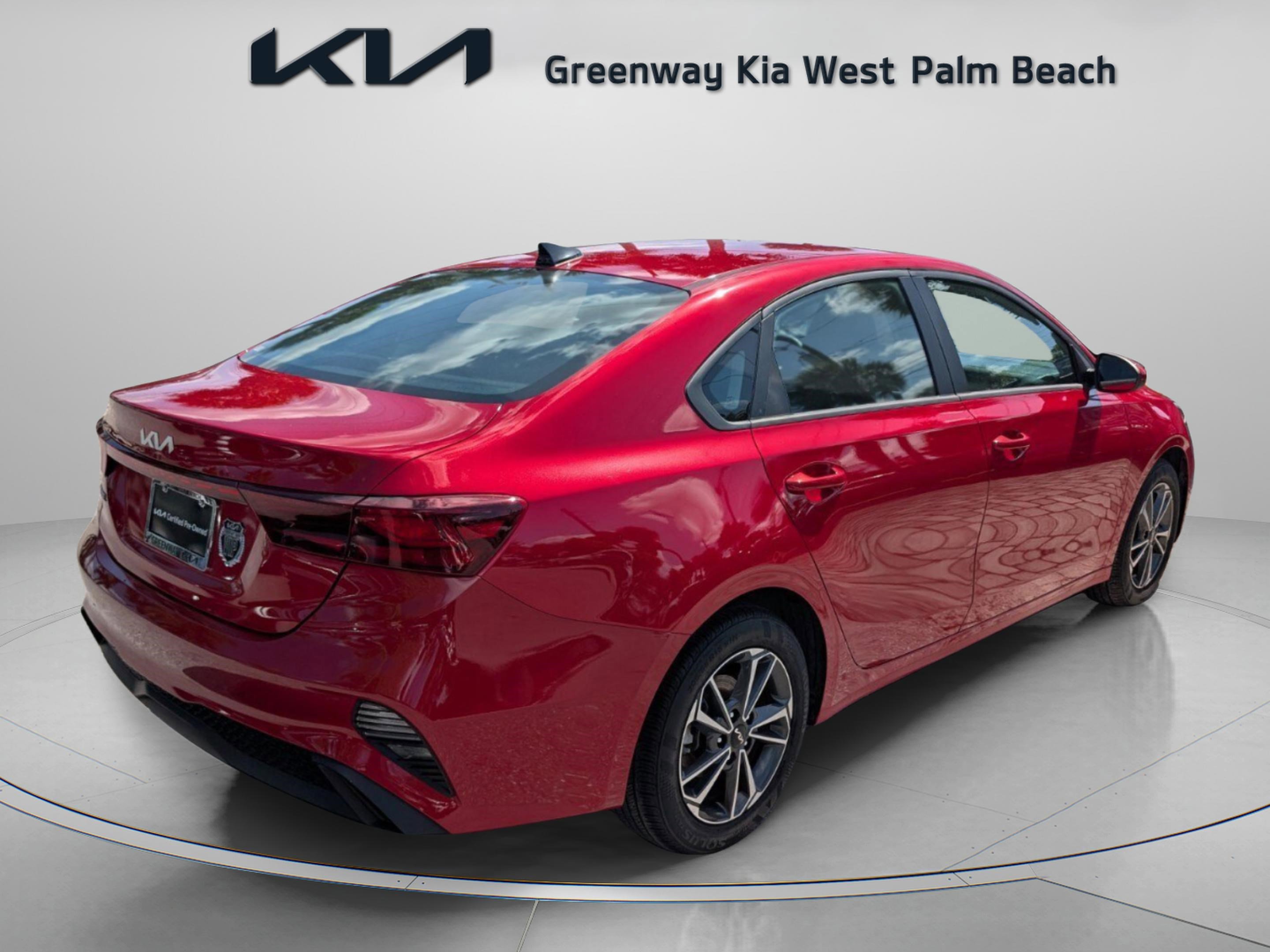 Used 2024 Kia Forte LXS FWD image 7