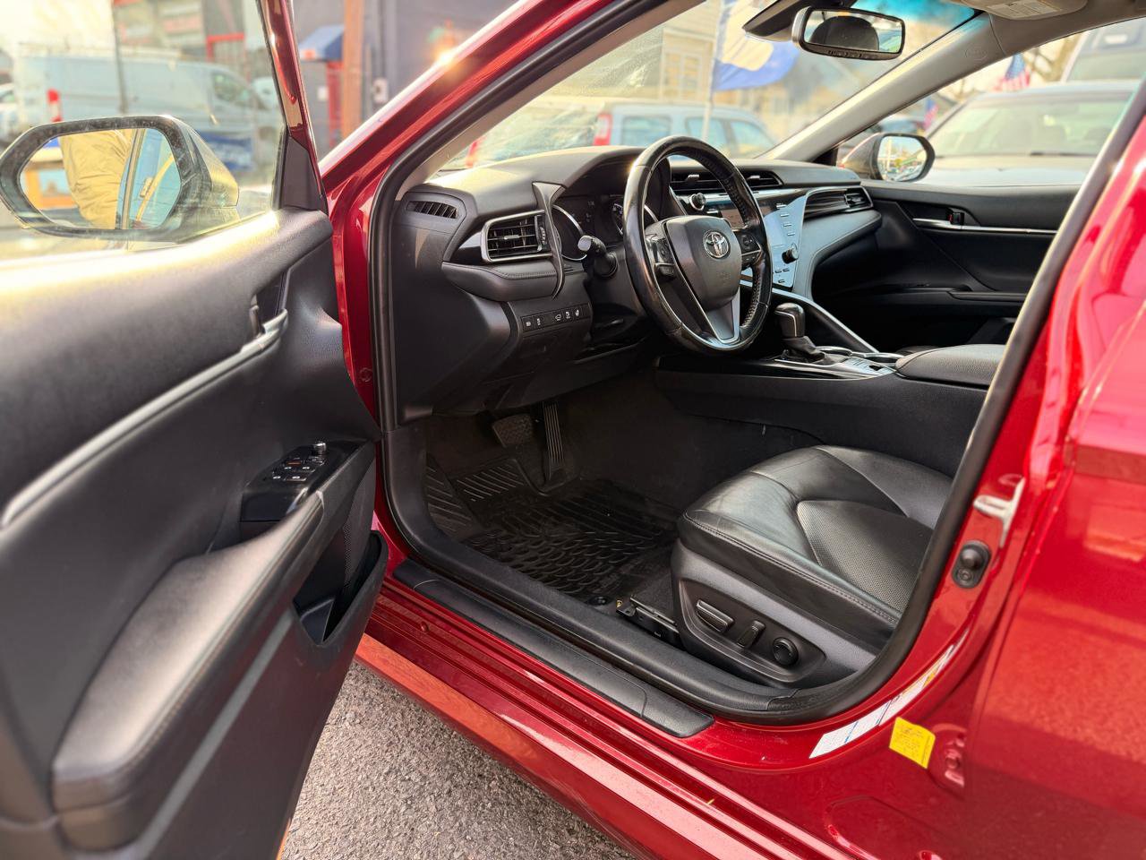 Used 2020 Toyota Camry XLE AWD/4WD image 10