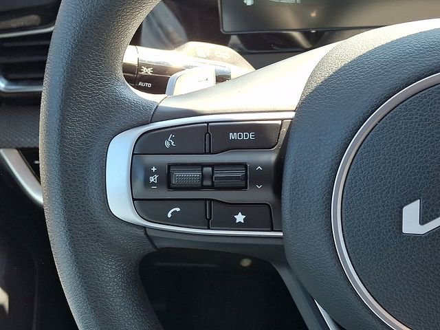 Used 2025 Kia Sportage LX image 20