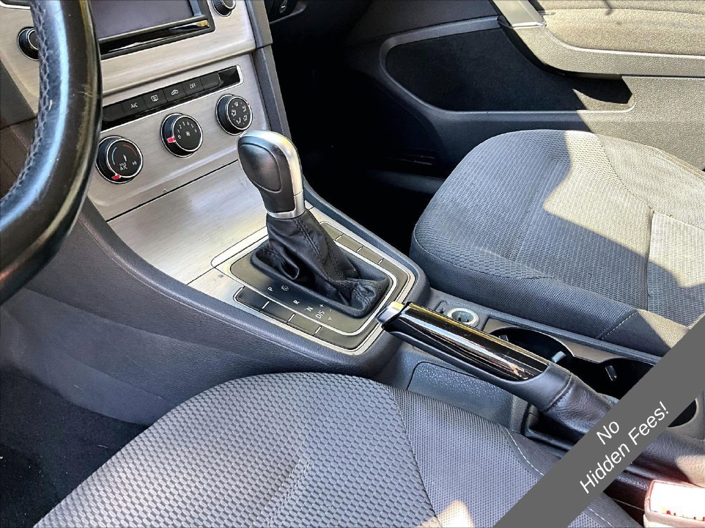 Used 2016 Volkswagen Golf SportWagen FWD image 12