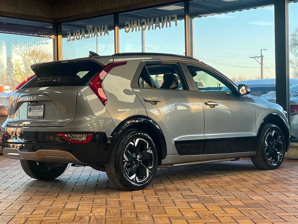 Used 2024 Kia Niro Wave w/ Wave Preserve Package image 10