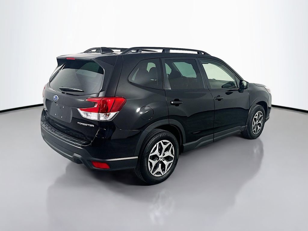 Used 2023 Subaru Forester Premium AWD/4WD image 7