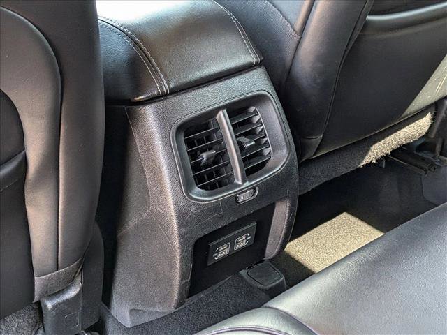 Used 2021 Jeep Cherokee Latitude Plus AWD/4WD image 17