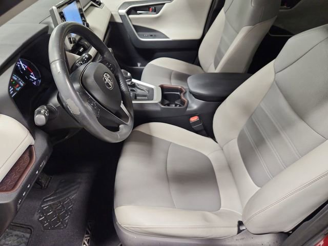 Used 2019 Toyota RAV4 Limited w/ Cold Weather Package FWD image 20