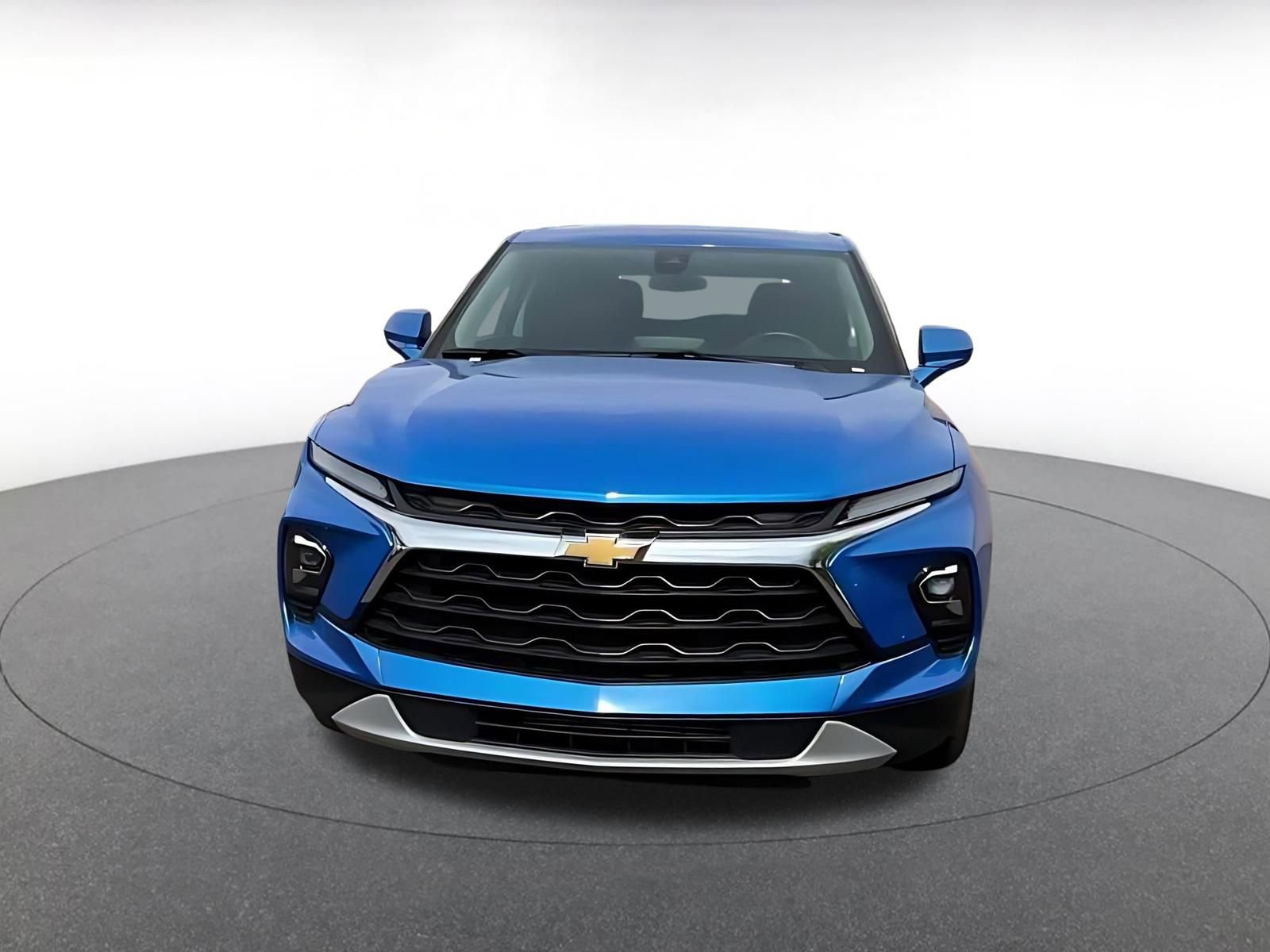 Used 2025 Chevrolet Blazer LT FWD image 4