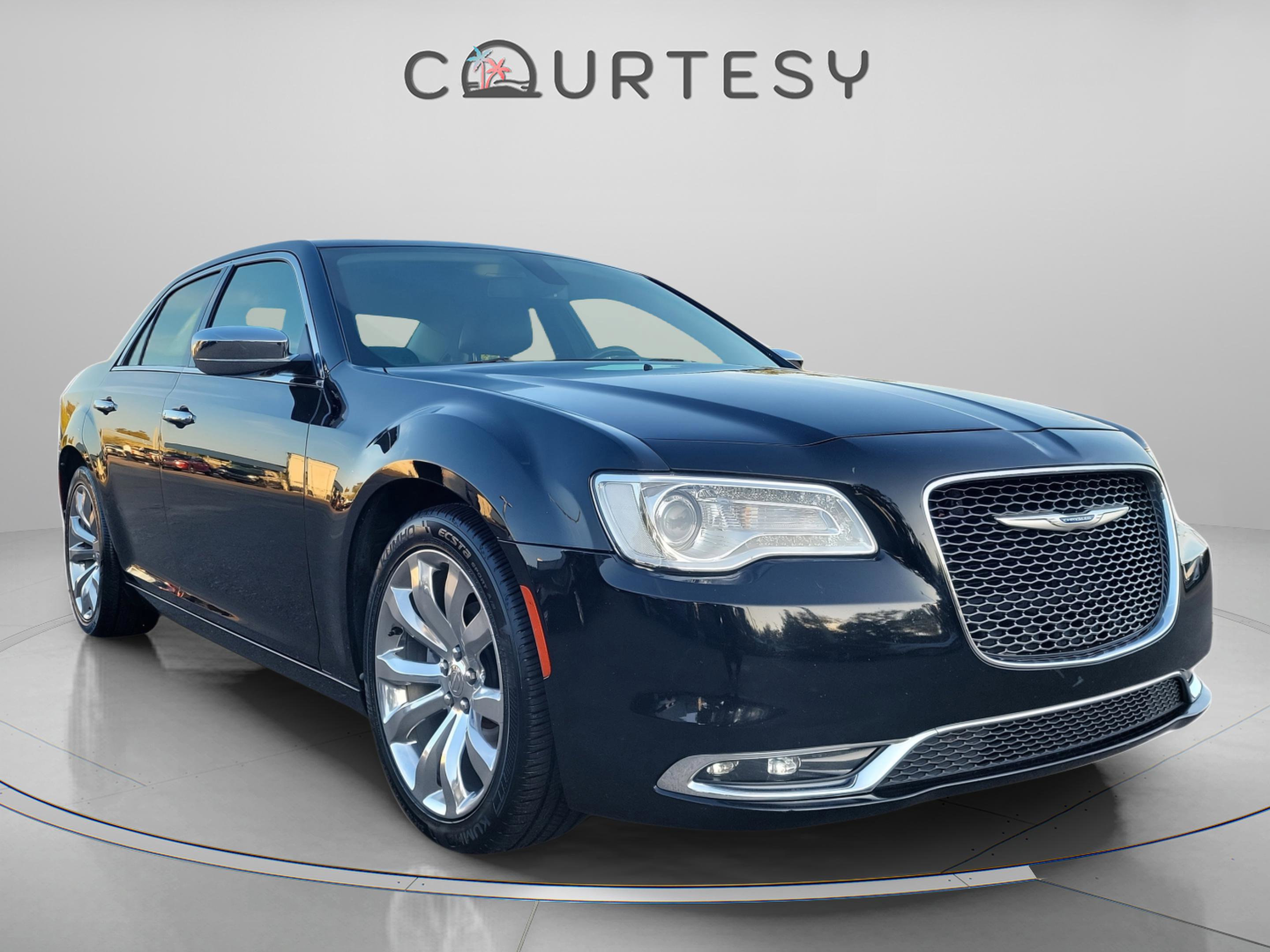 Used 2019 Chrysler 300 Limited image 4
