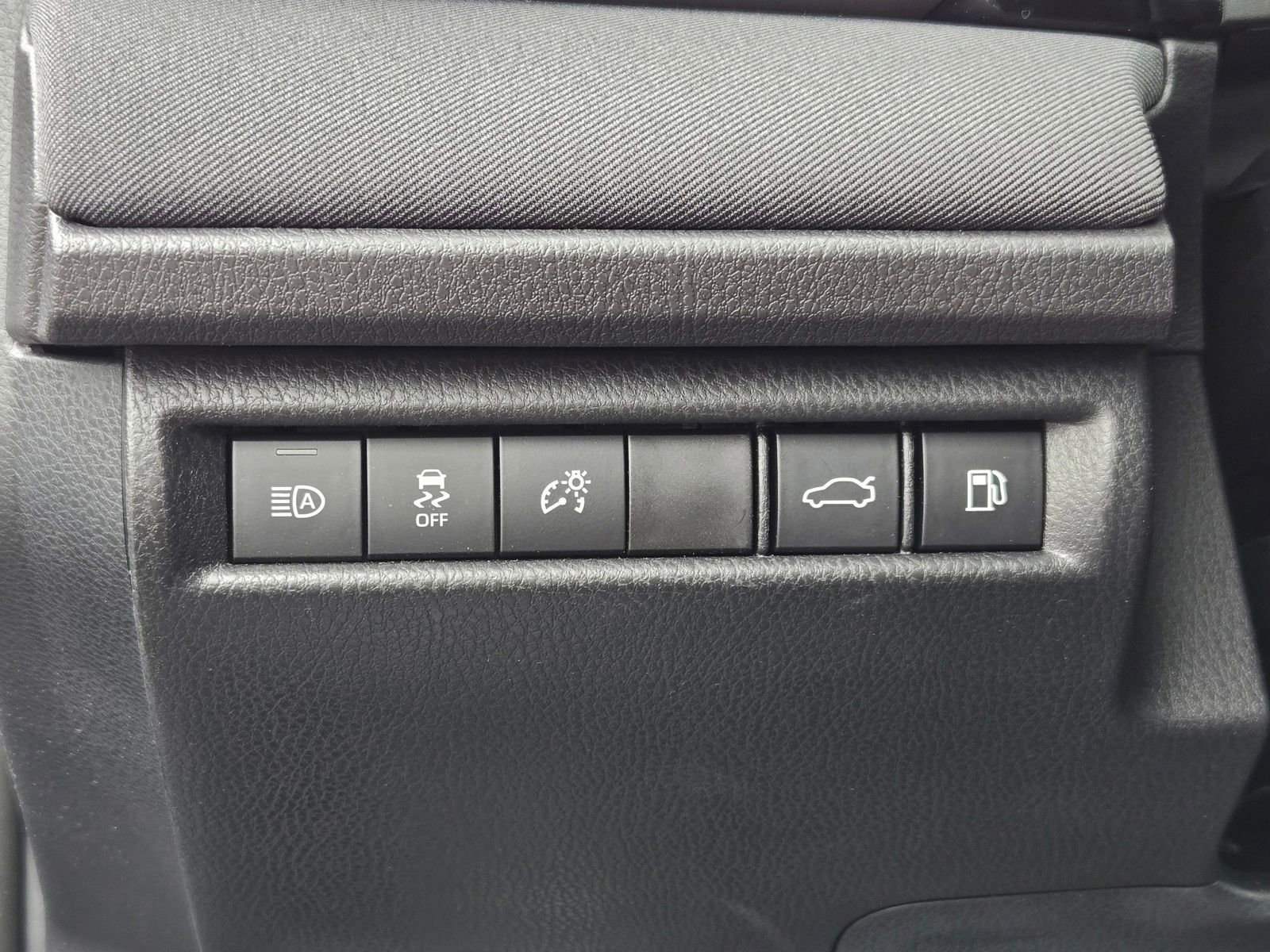 Used 2026 Toyota Camry LE FWD image 16