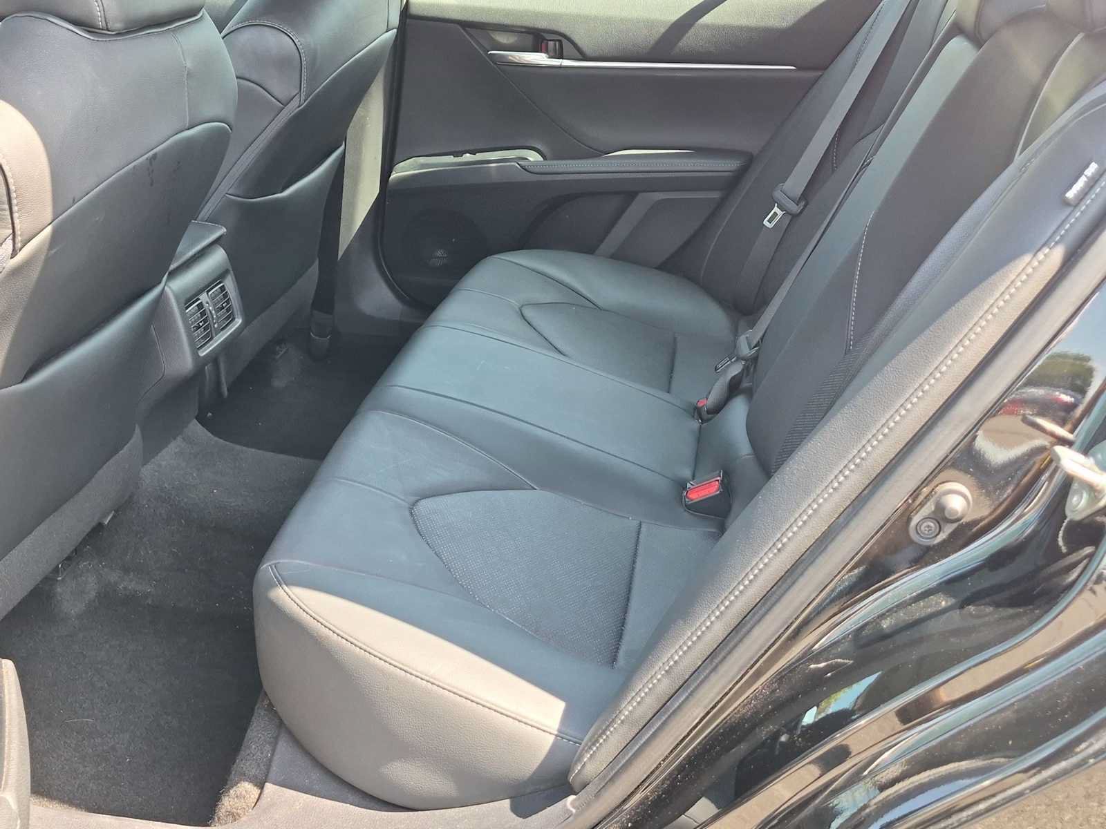 Used 2020 Toyota Camry XSE FWD image 21