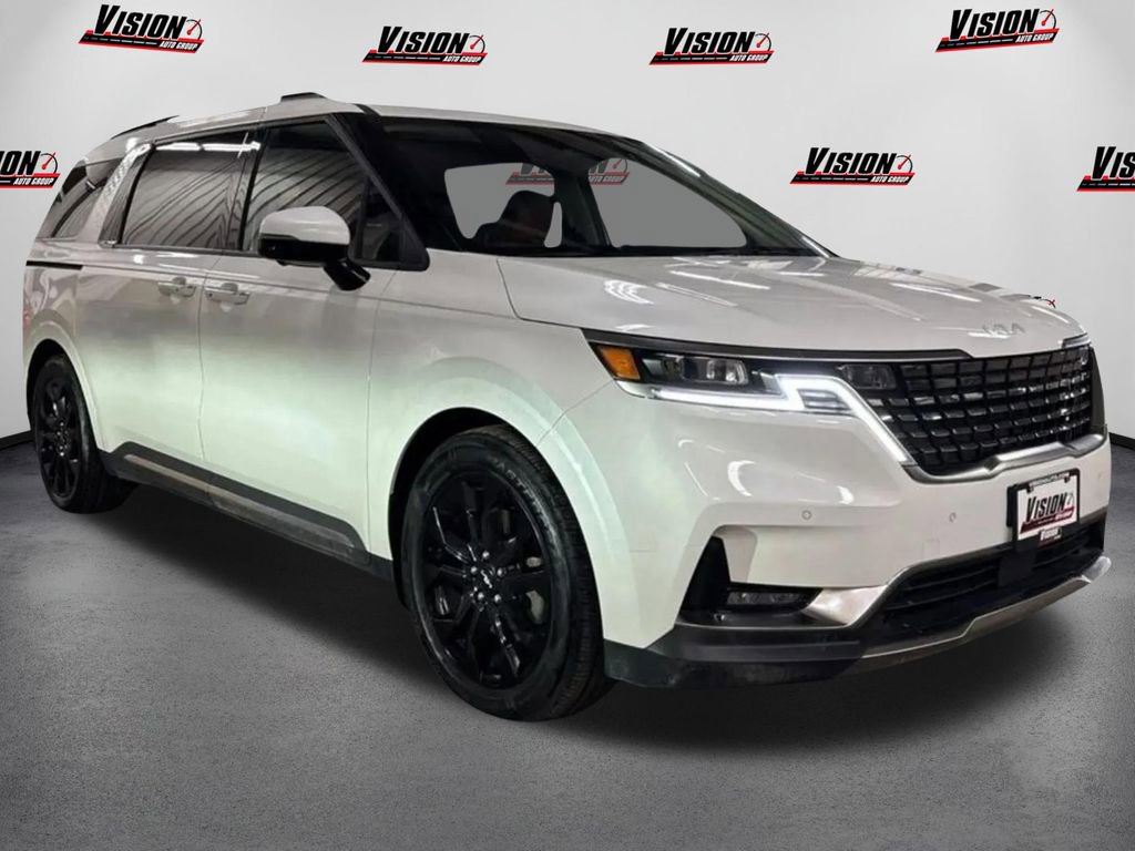 Used 2024 Kia Carnival SX Prestige image 3