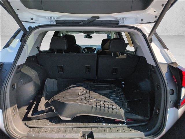 Used 2023 GMC Terrain SLE w/ Driver Convenience Package image 6