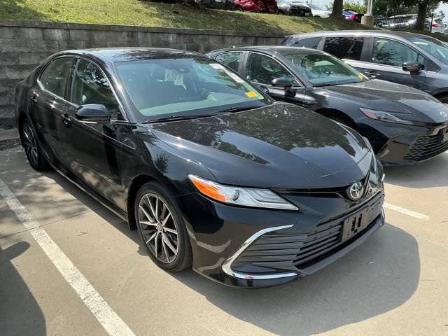 Used 2023 Toyota Camry XLE w/ Cold Weather Package AWD/4WD image 5