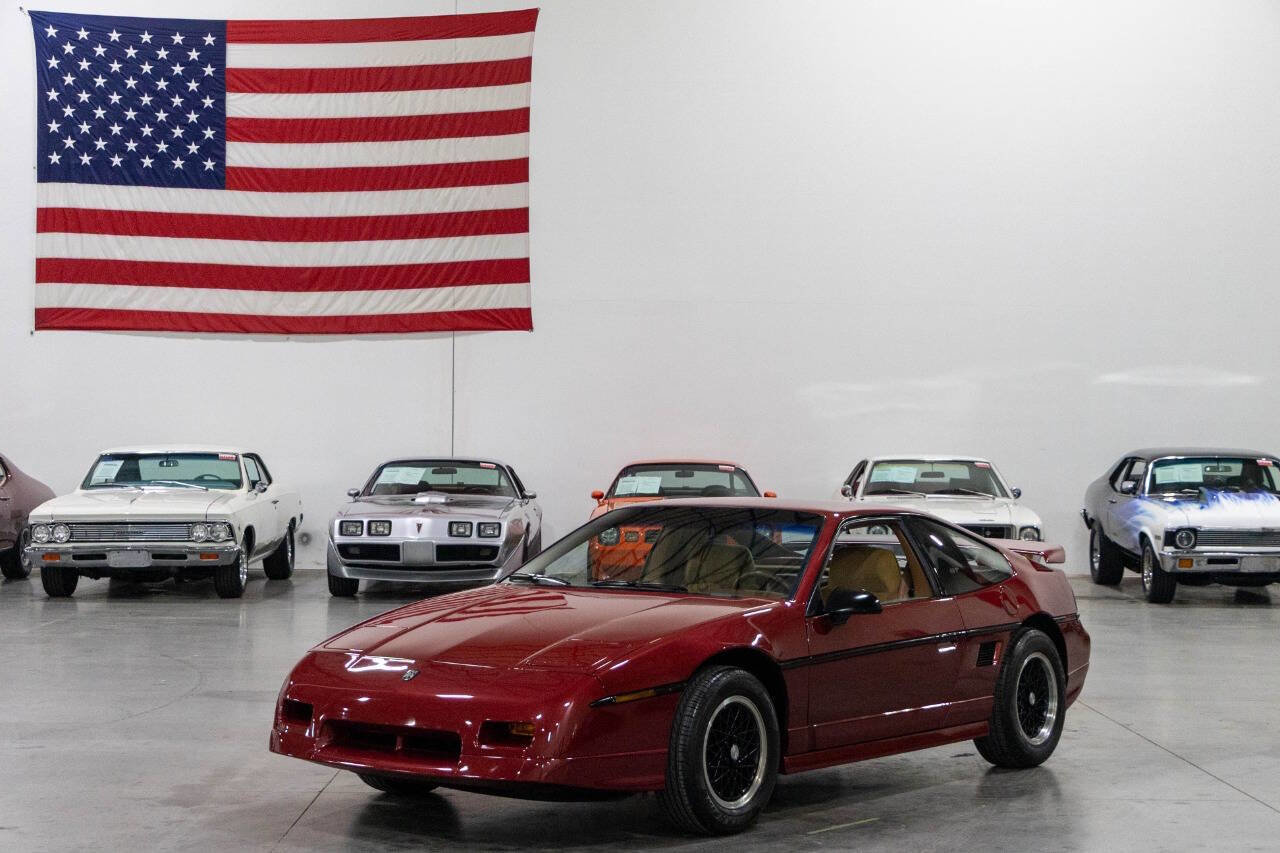 Used 1988 Pontiac Fiero GT image 1