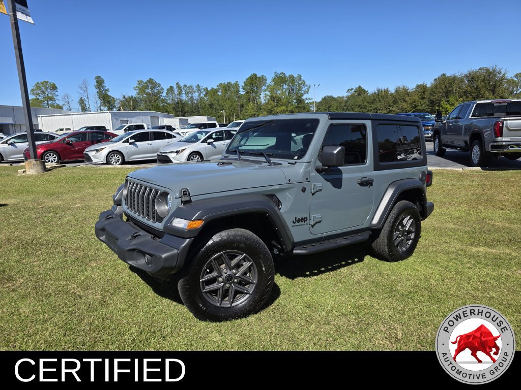 Used 2025 Jeep Wrangler Sport AWD/4WD image 2