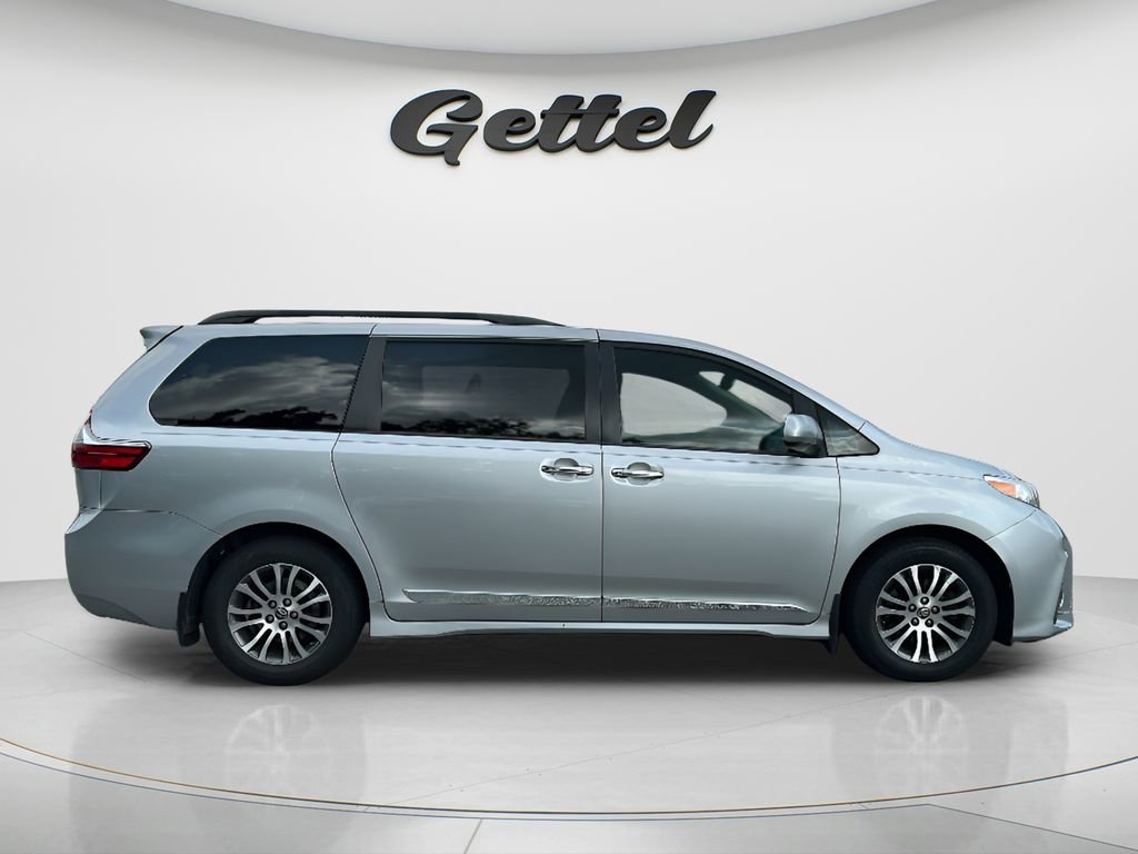 Used 2020 Toyota Sienna XLE FWD image 4