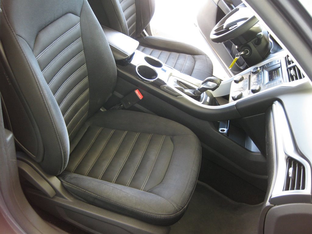 Used 2013 Ford Fusion SE FWD image 32