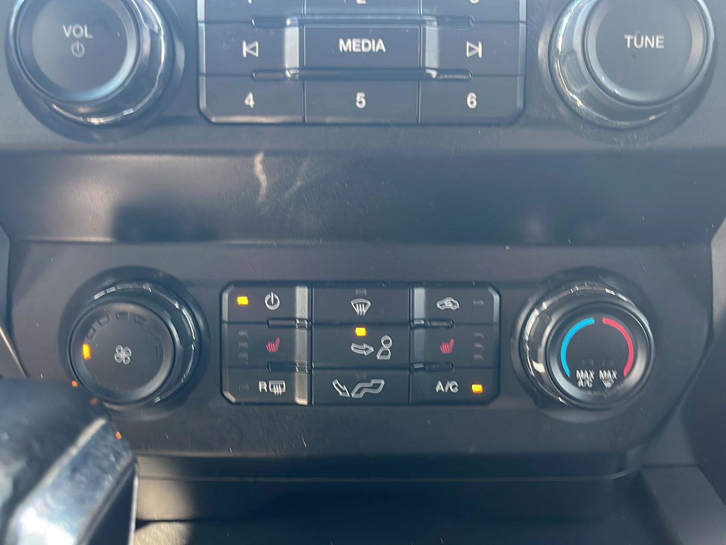 Used 2020 Ford F150 XLT w/ Equipment Group 302A Luxury AWD/4WD image 19