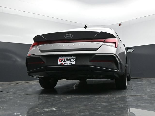 Used 2024 Hyundai Elantra SEL FWD image 58