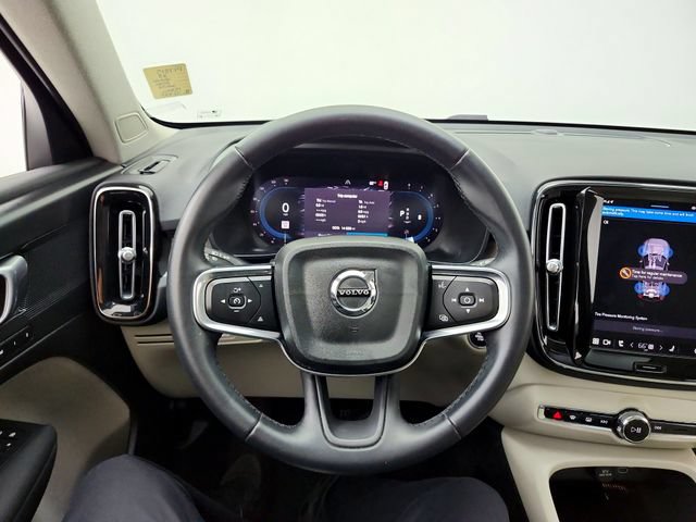 Certified 2023 Volvo XC40 B5 Plus w/ Protection Package Premier AWD/4WD image 21