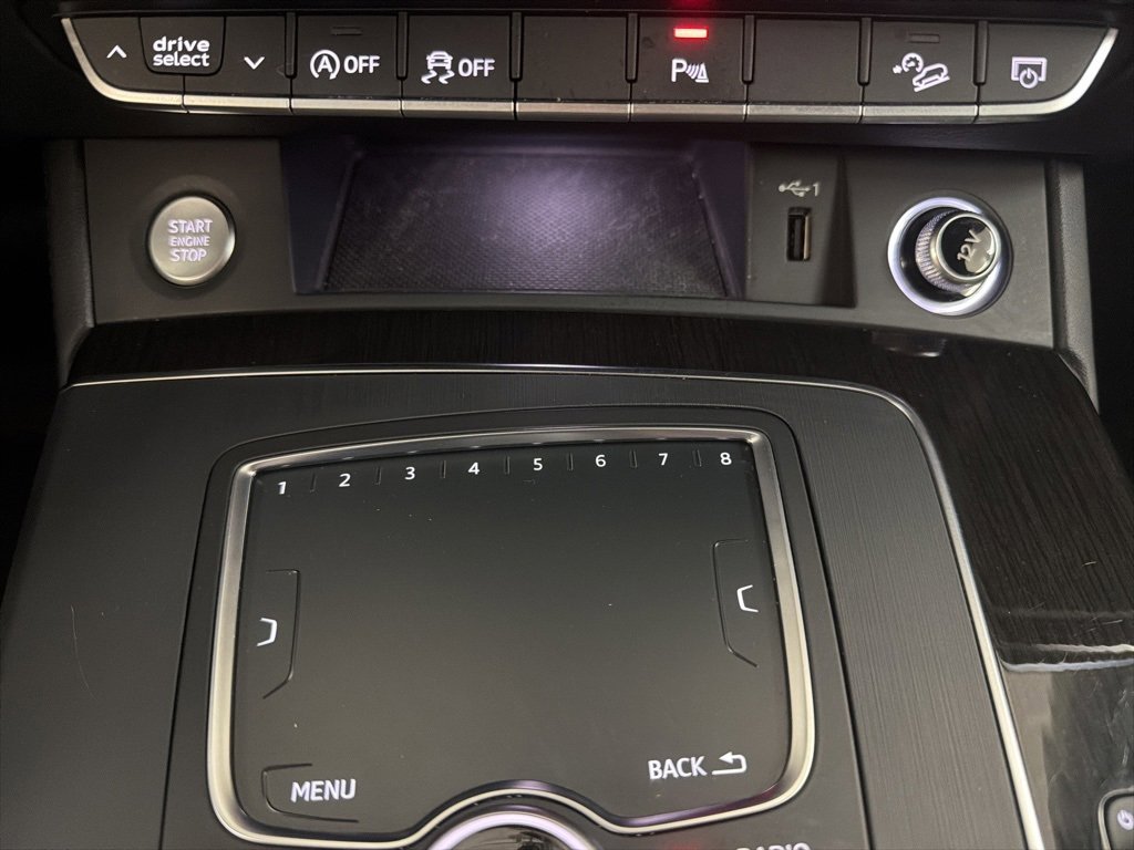 Used 2018 Audi Q5 Prestige w/ Prestige Package image 18