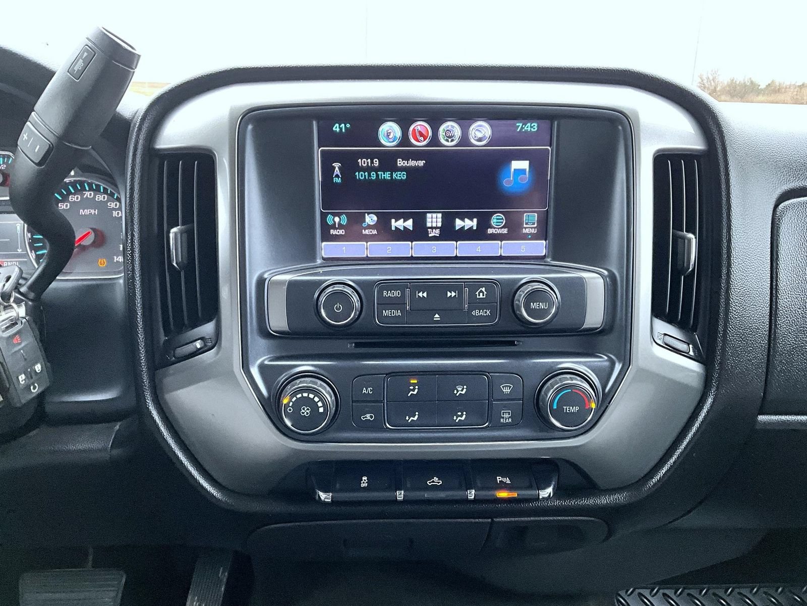 Used 2018 Chevrolet Silverado 1500 LT w/ Trailering Package AWD/4WD image 14