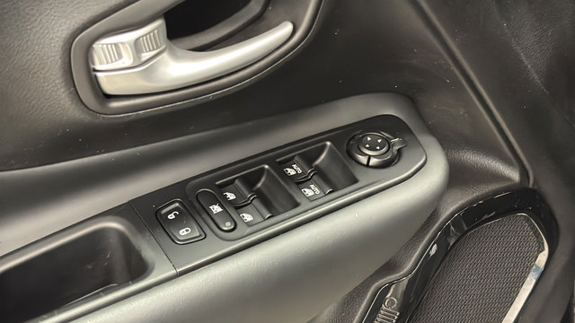 Used 2023 Jeep Renegade Altitude AWD/4WD image 20