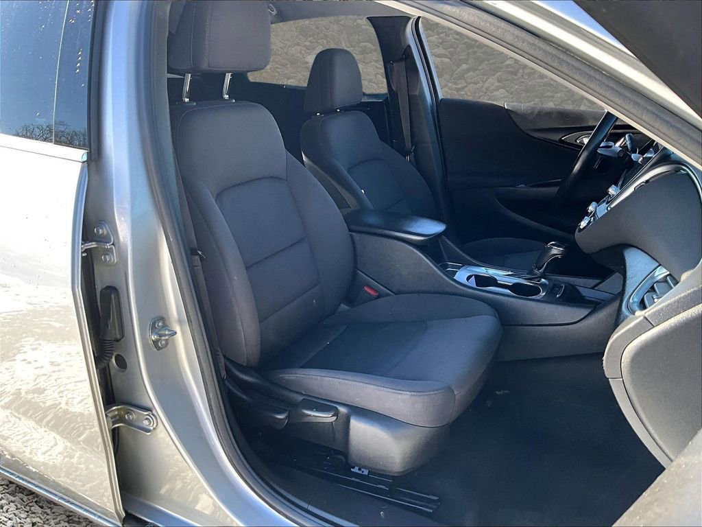 Used 2019 Chevrolet Malibu RS w/ LPO, Convenience Package 1 image 7