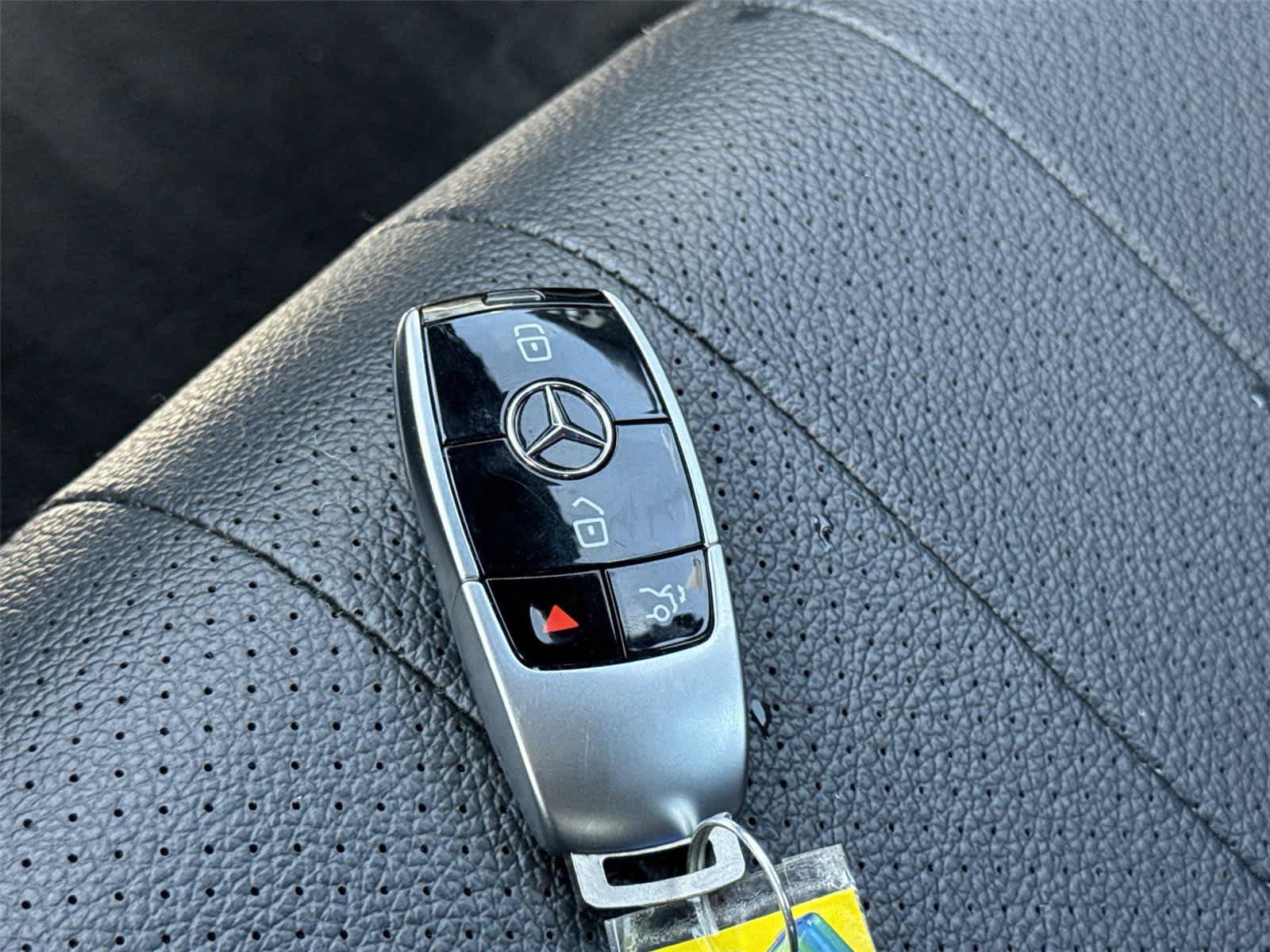 Used 2019 Mercedes-Benz E 300 4MATIC image 29