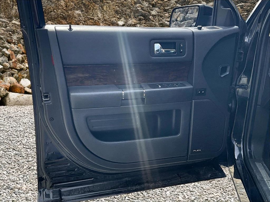 Used 2019 Ford Flex Limited image 17