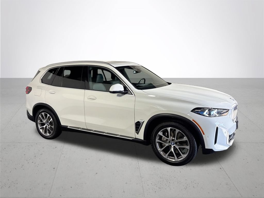 Used 2025 BMW X5 xDrive50e AWD/4WD image 4