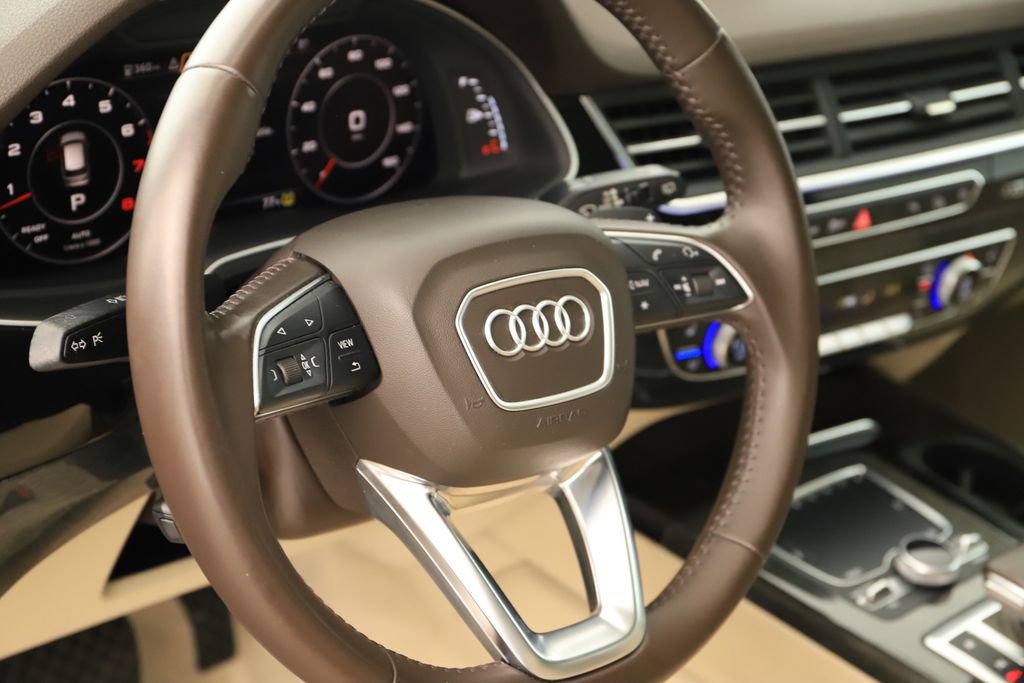 Used 2018 Audi Q7 3.0T Premium Plus w/ Premium Plus Package AWD/4WD image 16