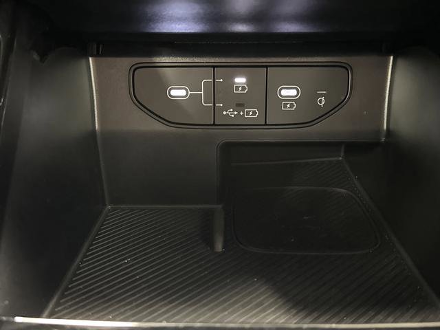 Used 2025 Kia Sorento SX Prestige image 25