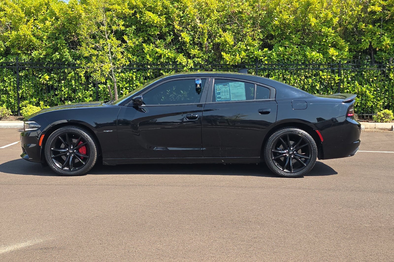 Used 2017 Dodge Charger R/T w/ Blacktop Package RWD image 7