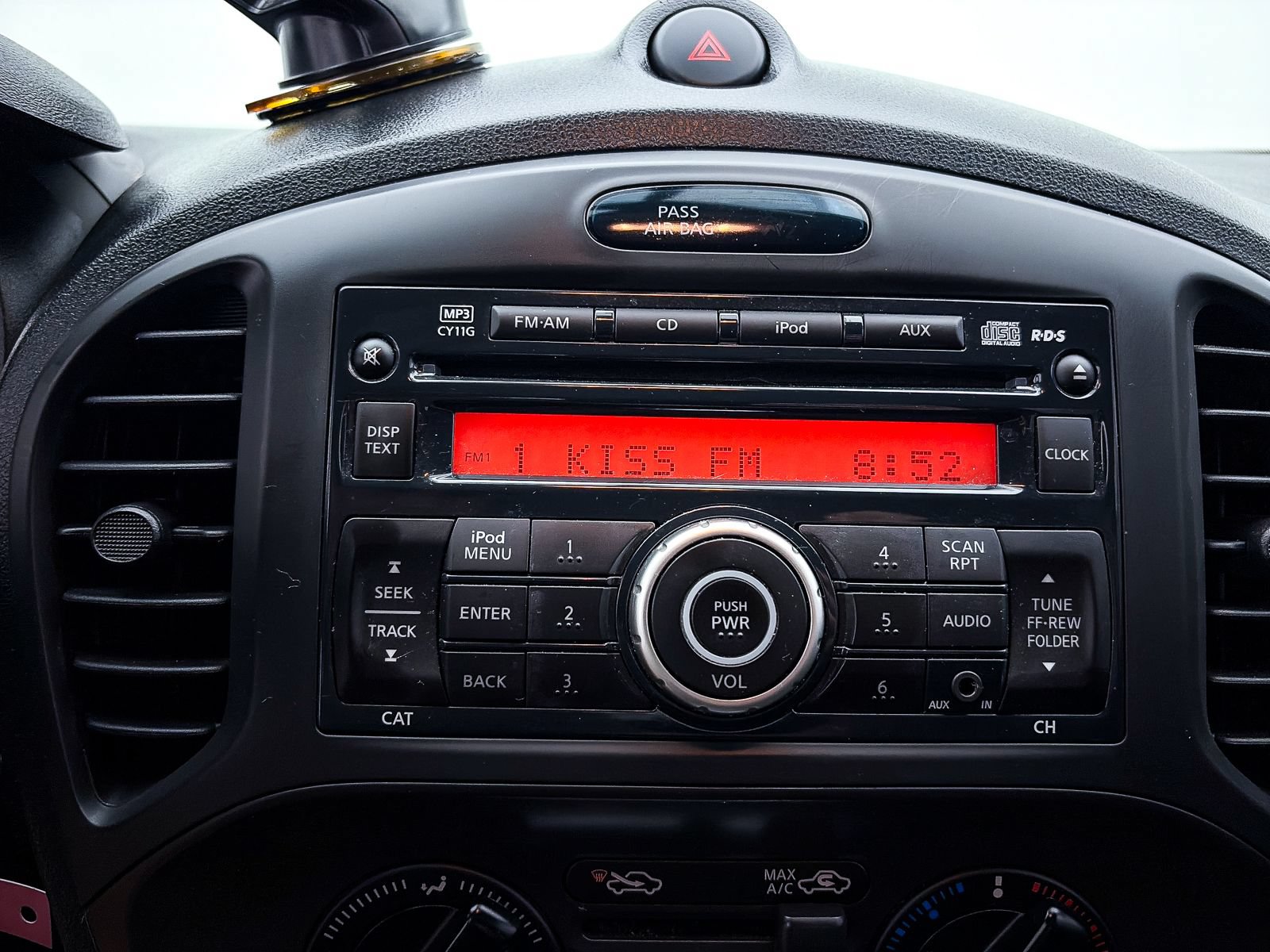 Used 2014 Nissan Juke S FWD image 14