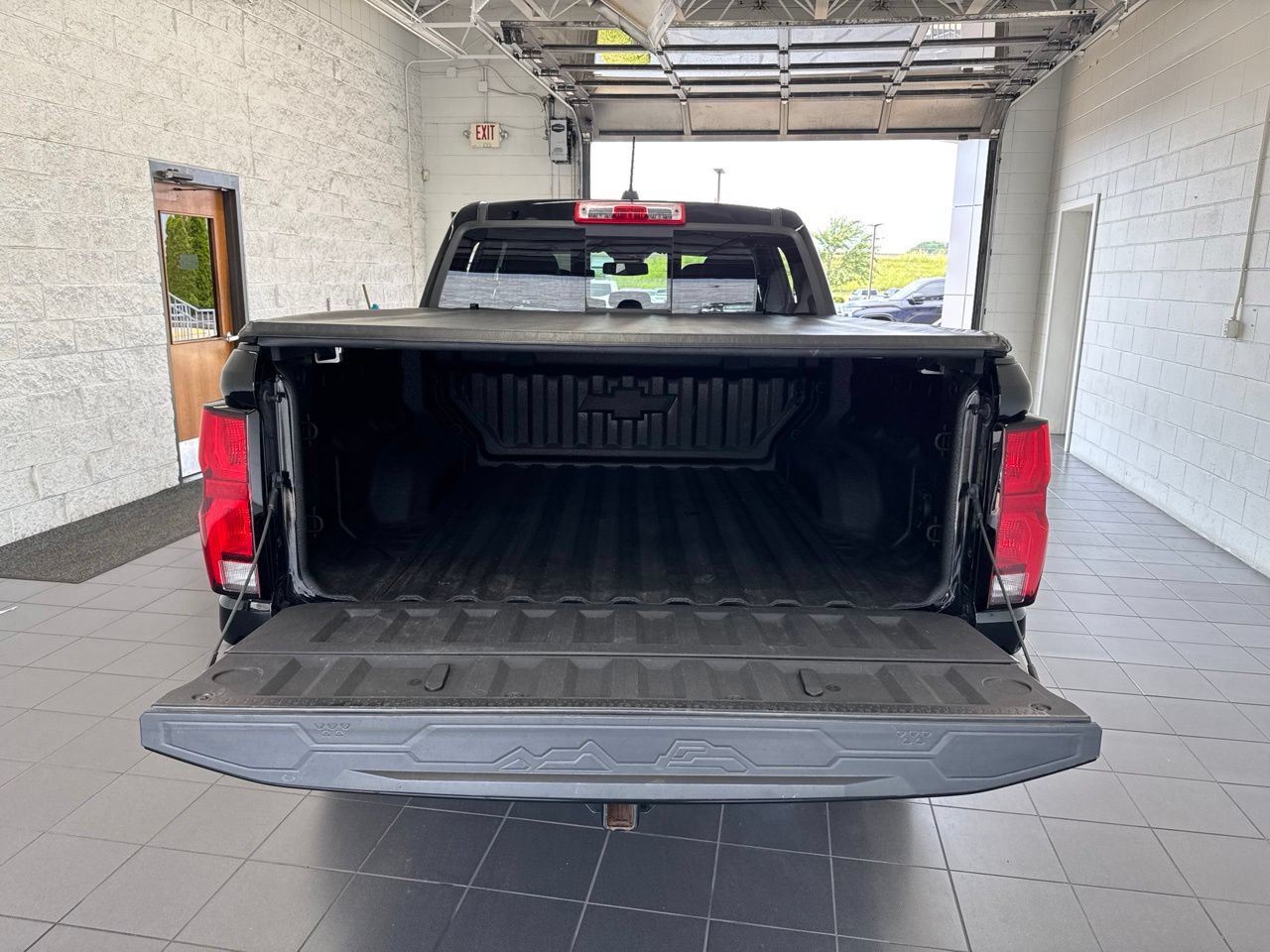 Used 2023 Chevrolet Colorado Z71 w/ Z71 Convenience Package 2 AWD/4WD image 10